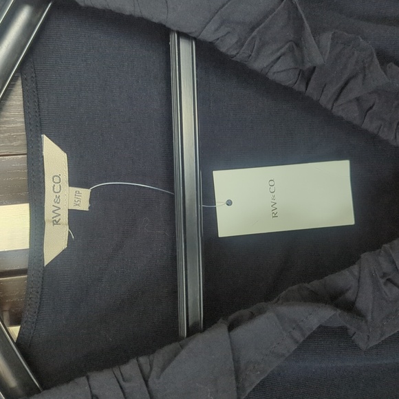 Black Ruffled V-Neck Top + Pink Cap Sleeve Top - XS NWT - Picture 5 of 7